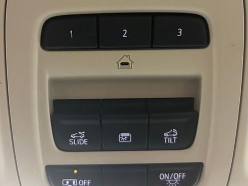 Used 2023 Buick Envision Avenir FWD image 47