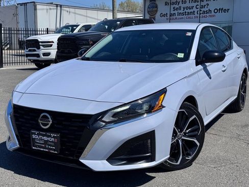 Used 2023 Nissan Altima 2.5 SR image 3