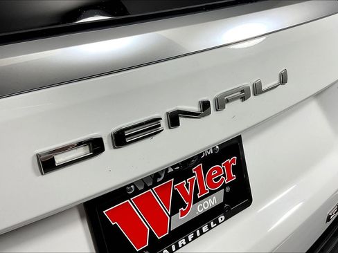 Used 2025 GMC Yukon XL Denali image 25