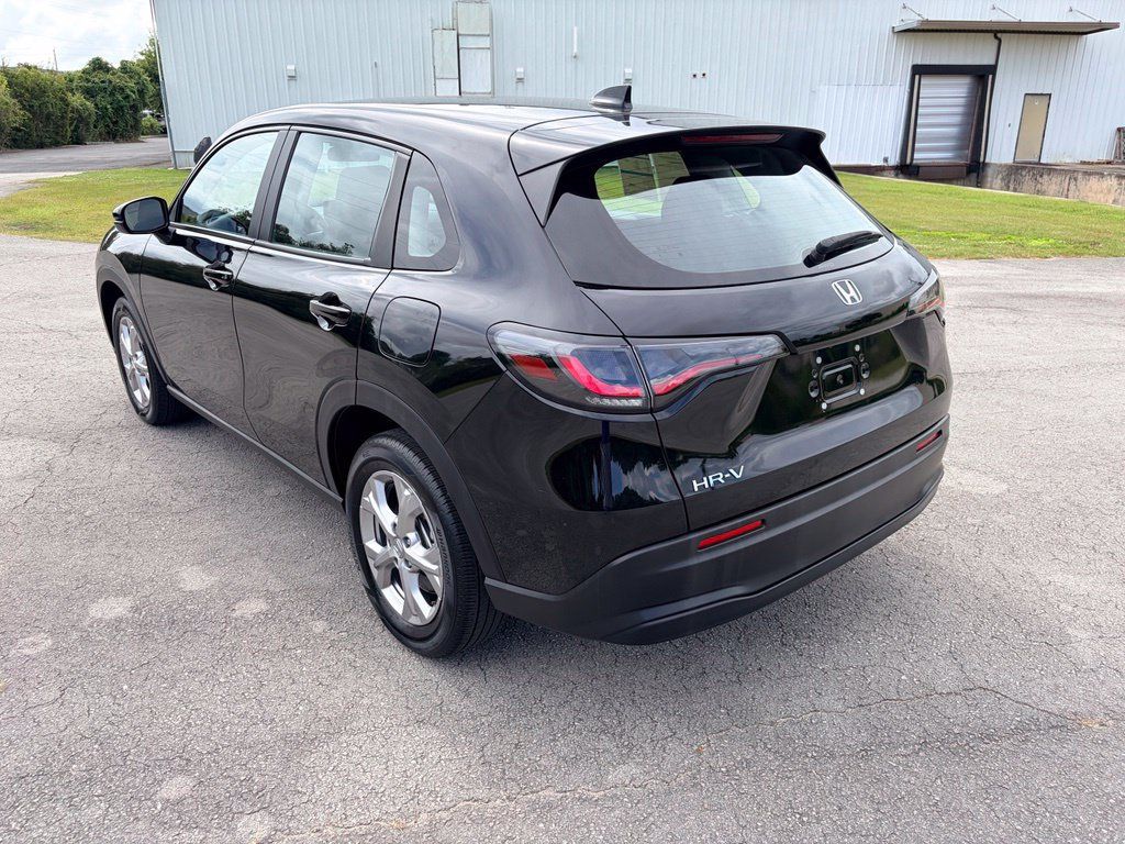 Used 2025 Honda HR-V LX image 4