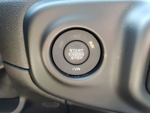 Used 2022 Jeep Gladiator Sport AWD/4WD image 24