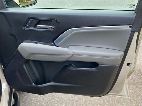 Used 2024 Chevrolet Colorado ZR2 w/ Technology Package image 35