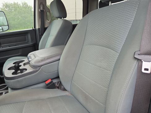 Used 2015 RAM 2500 Tradesman w/ Chrome Appearance Group AWD/4WD image 2