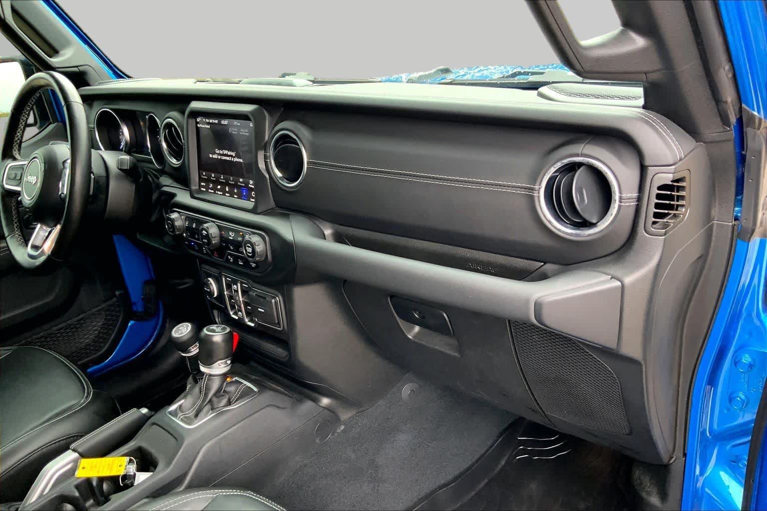 Used 2023 Jeep Wrangler Unlimited Sahara w/ Cold Weather Group AWD/4WD image 18