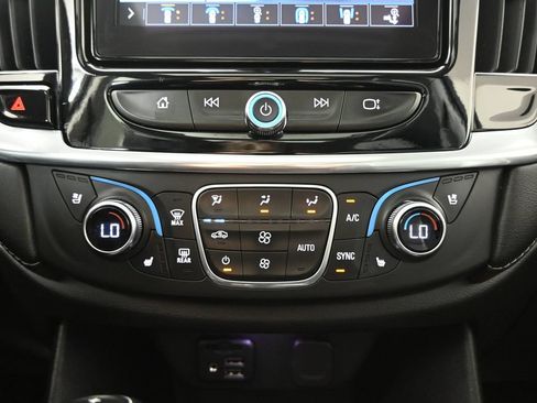 Used 2020 Chevrolet Traverse High Country AWD/4WD image 31