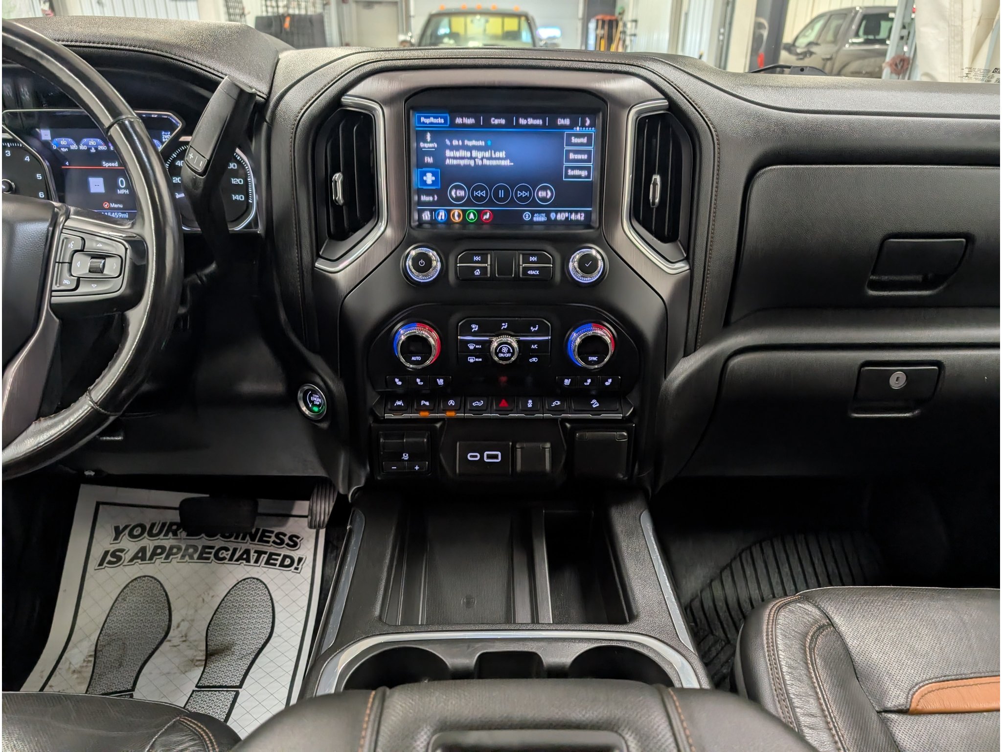 Used 2020 GMC Sierra 1500 AT4 w/ AT4 Premium Package AWD/4WD image 13
