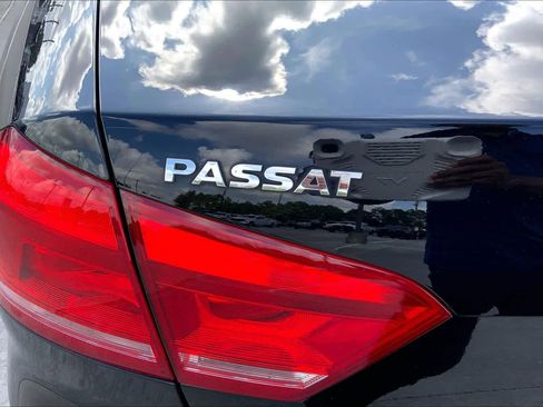 Used 2015 Volkswagen Passat 1.8T S FWD image 9