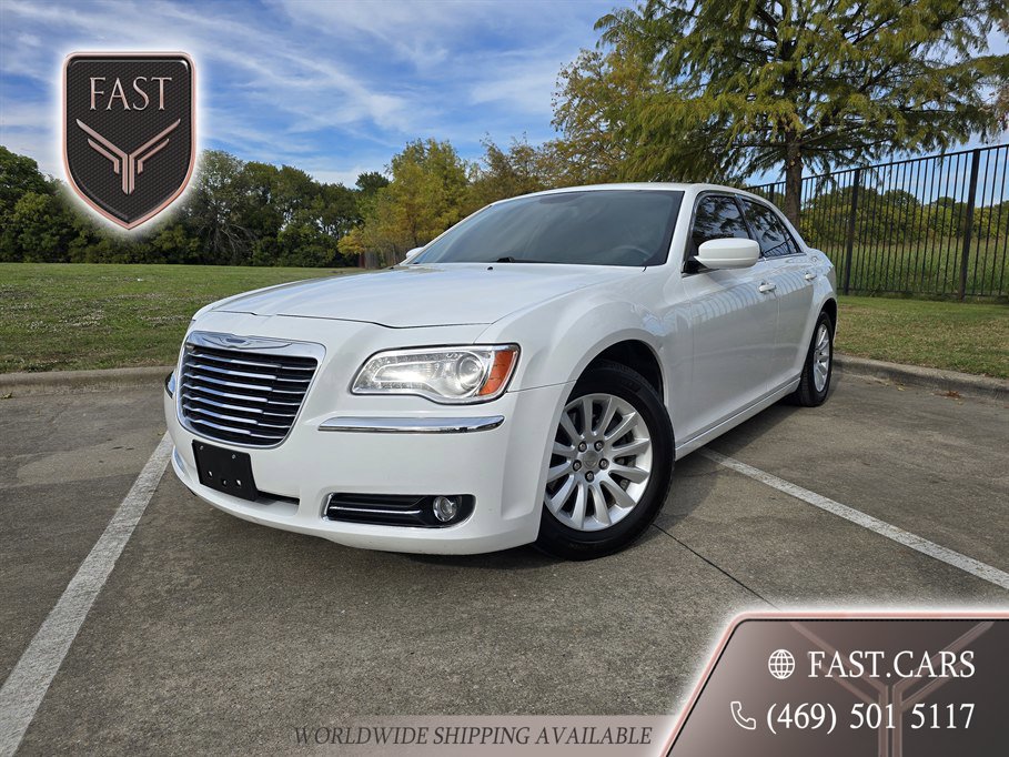 Used 2014 Chrysler 300 w/ Driver Convenience Group RWD image 1