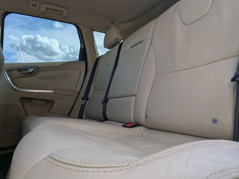 Used 2013 Volvo XC60 3.2 FWD image 11