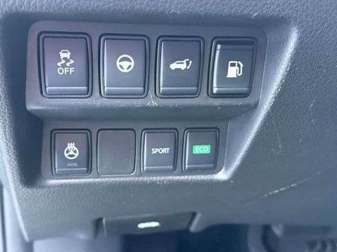 Used 2020 Nissan Rogue SV w/ Premium Package FWD image 27