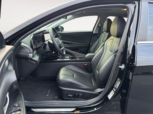 Used 2024 Hyundai Elantra Limited image 16