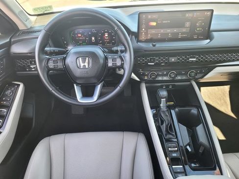 Used 2024 Honda Accord Touring image 14