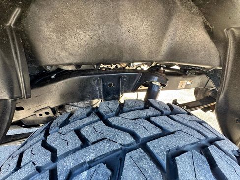 Used 2017 Toyota Tacoma TRD Off-Road w/ Tow Package AWD/4WD image 27