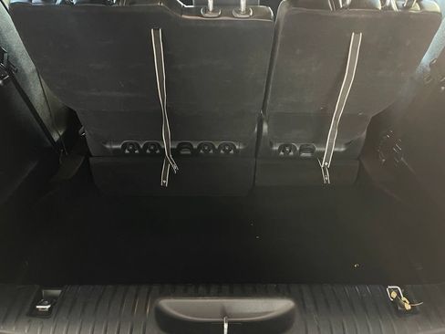 Used 2025 Chrysler Pacifica Select FWD image 15