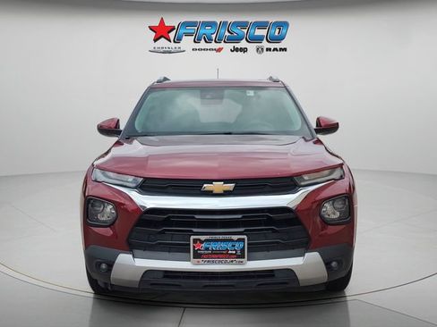 Used 2022 Chevrolet TrailBlazer LT w/ Confidence II Package FWD image 2