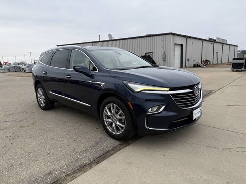 Used 2023 Buick Enclave Essence w/ Experience Buick Package image 2