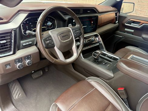 Used 2022 GMC Sierra 1500 Denali w/ Technology Package AWD/4WD image 12