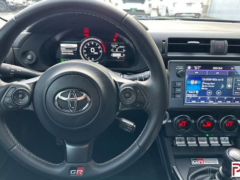 Used 2023 Toyota GR86 Premium image 14