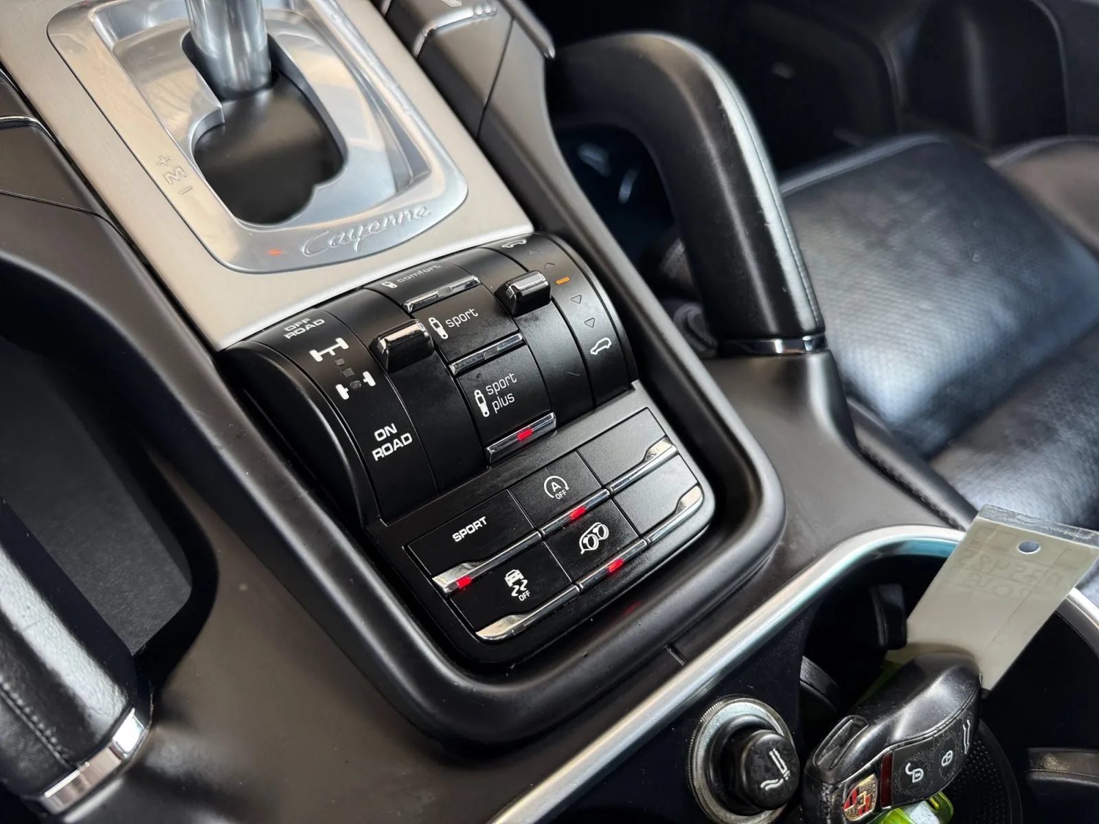 Used 2016 Porsche Cayenne GTS AWD/4WD image 30