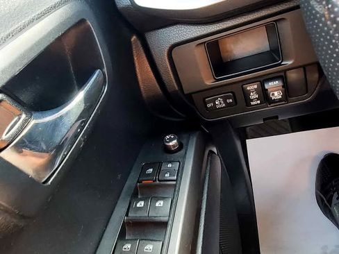 Used 2017 Toyota Tacoma TRD Off-Road image 11