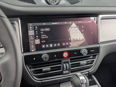 New 2026 Porsche Macan S image 18