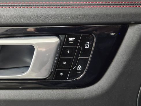 Used 2021 Porsche Cayenne GTS w/ Premium Package image 12