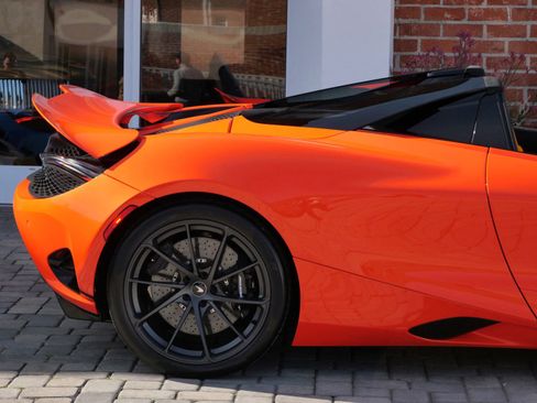 Used 2024 McLaren 750S Spider image 16