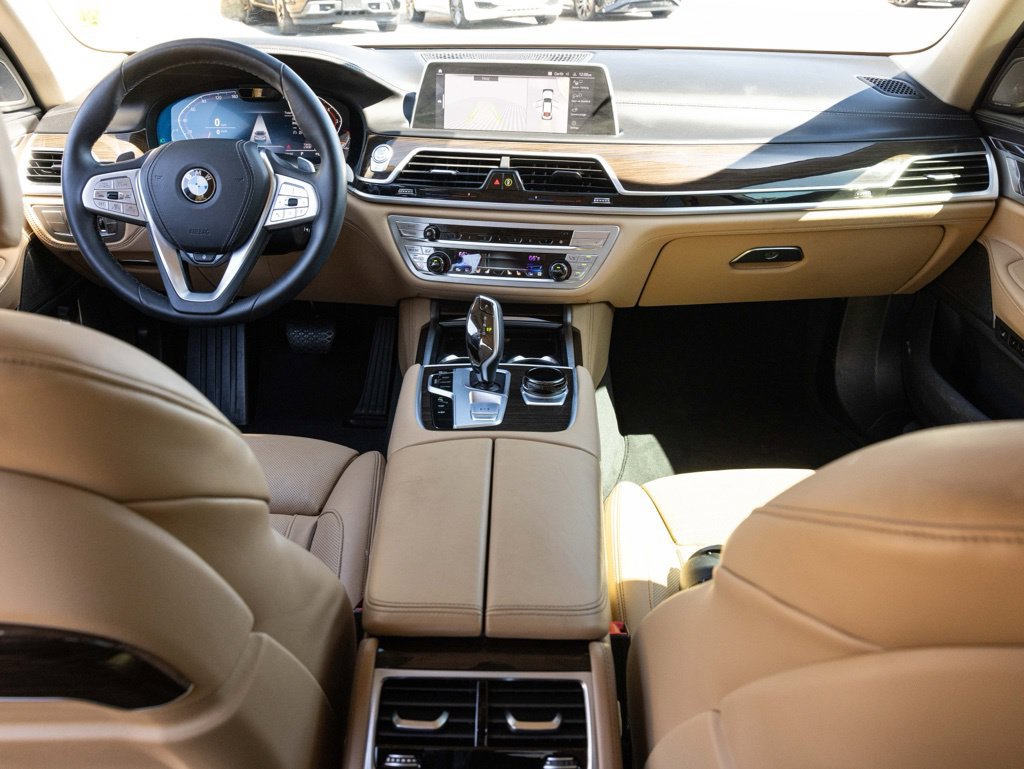 Used 2021 BMW 750i xDrive w/ Luxury Rear Seating Package AWD/4WD image 46