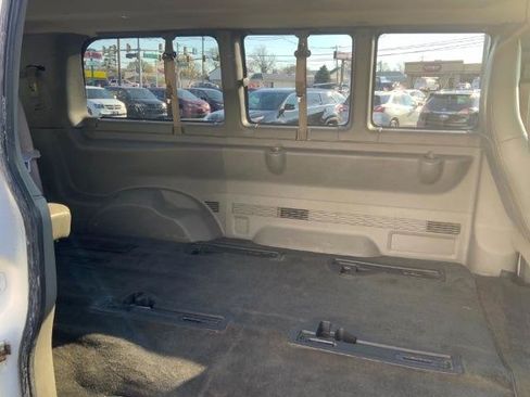 Used 2018 Chevrolet Express 3500 LT w/ LT Preferred Equipment Group RWD image 23
