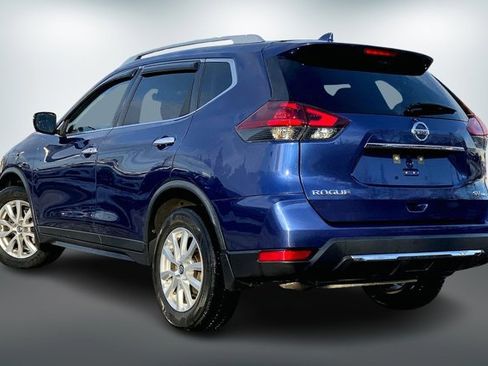 Used 2018 Nissan Rogue SV image 9