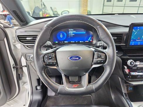 Used 2022 Ford Explorer ST image 22