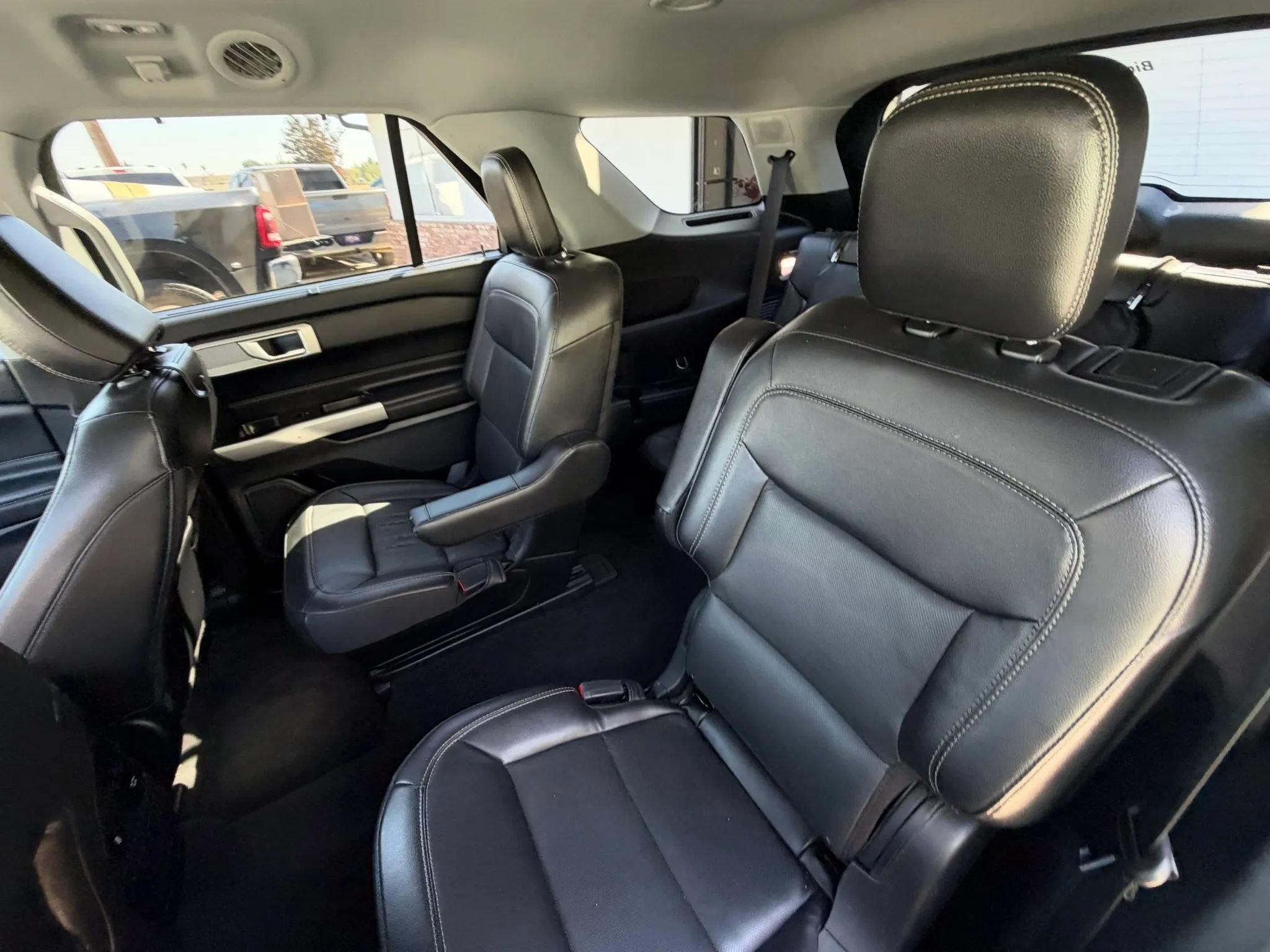 Used 2022 Ford Explorer Limited w/ Equipment Group 301A AWD/4WD image 42