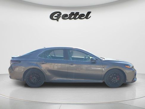 Used 2023 Toyota Camry SE image 4