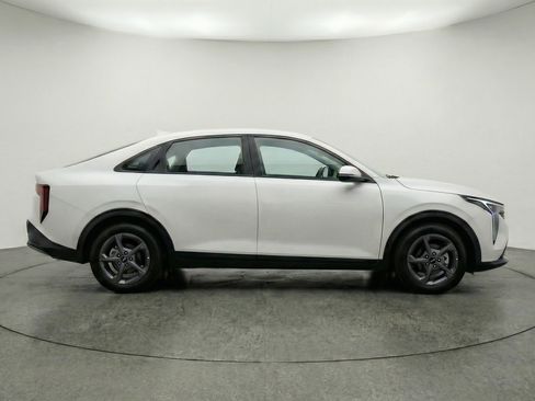 Used 2025 Kia K4 LXS image 11