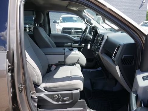 Used 2017 Ford F150 XLT w/ Equipment Group 302A Luxury AWD/4WD image 26
