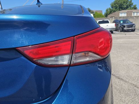 Used 2014 Hyundai Elantra SE FWD image 30