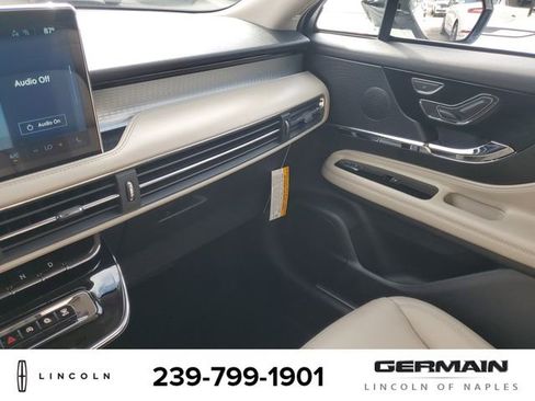 New 2026 Lincoln Corsair Premiere image 33