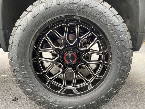 Used 2024 Chevrolet Silverado 2500 LTZ w/ LTZ Premium Package image 48