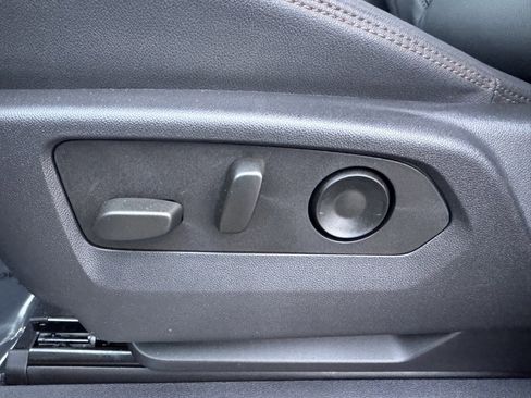 Used 2024 GMC Sierra 1500 AT4 w/ Technology Package image 19