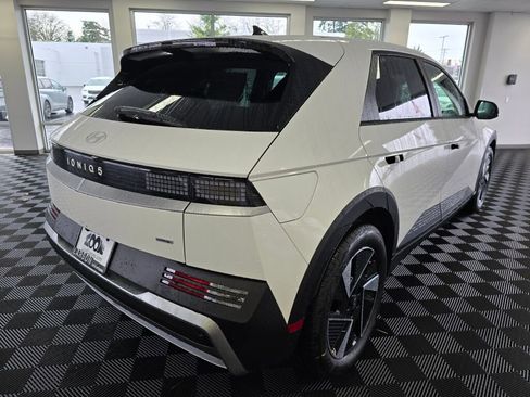 New 2026 Hyundai Ioniq 5 SEL image 4