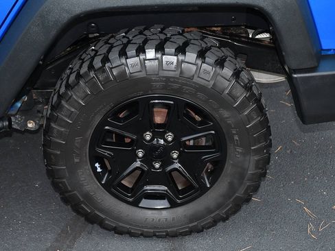 Used 2016 Jeep Wrangler Unlimited Sport AWD/4WD image 35