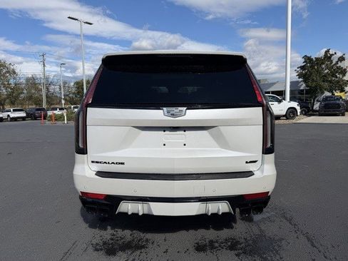 Used 2024 Cadillac Escalade V w/ LPO, Floor Liner Package image 5