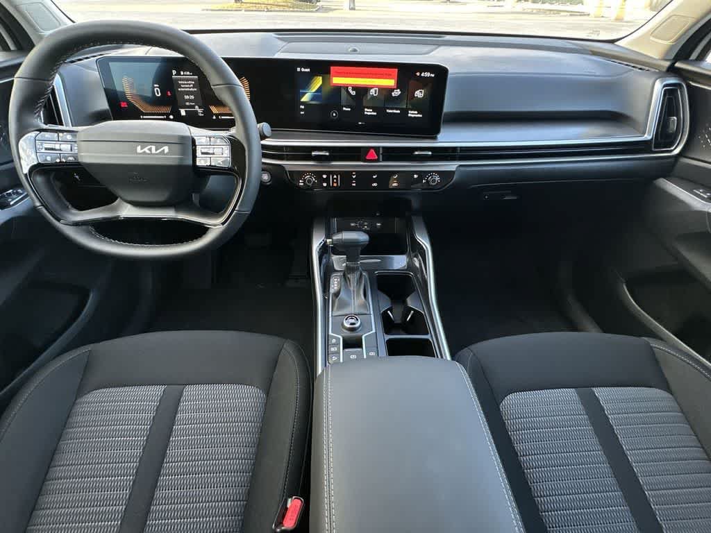 Certified 2026 Kia Sorento LX FWD image 24