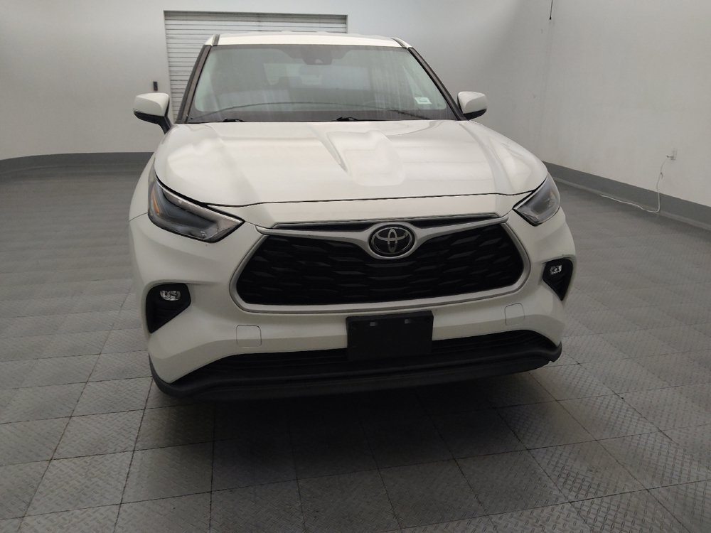 Used 2021 Toyota Highlander LE FWD image 14