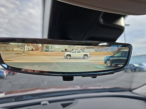 Used 2023 Buick Envision Avenir image 24