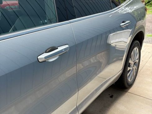 Used 2025 Buick Enclave Preferred FWD image 5