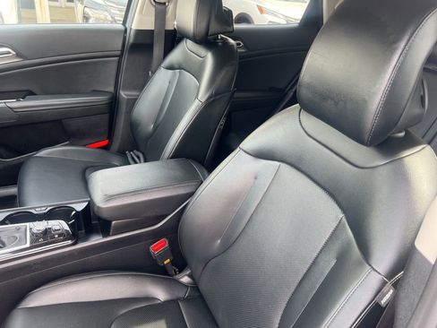 Certified 2024 Kia Sportage EX AWD/4WD image 5