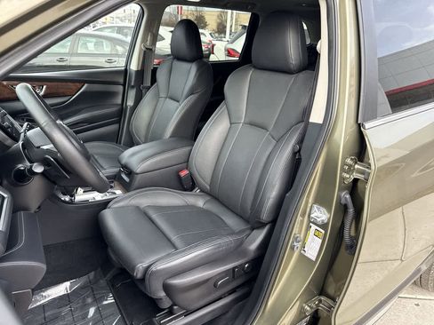 Used 2023 Subaru Ascent Touring w/ Popular Package #2A image 11