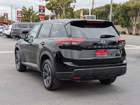Used 2025 Nissan Rogue SV FWD image 11