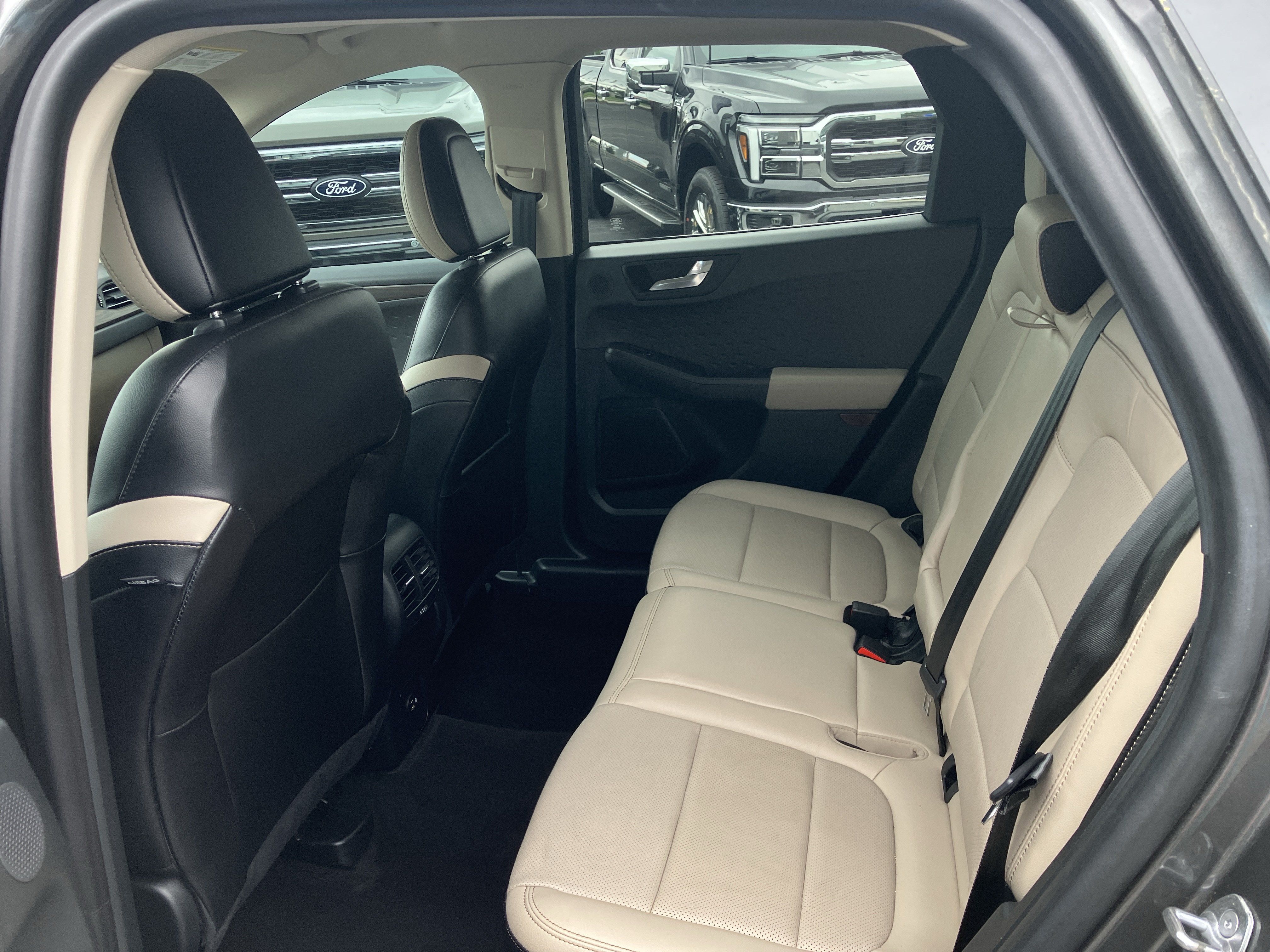 Used 2020 Ford Escape Titanium AWD/4WD image 12